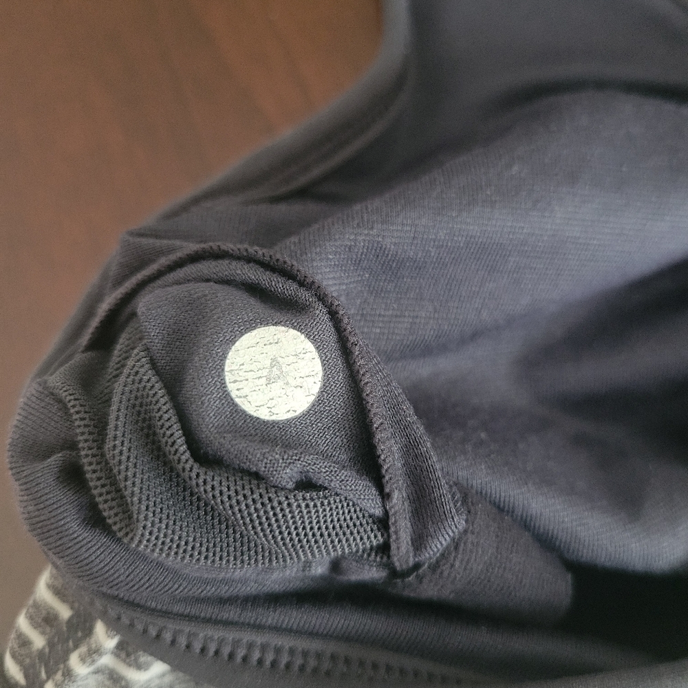 Lululemon top - Picture 4 of 4